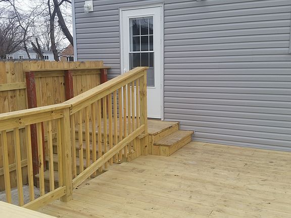 4th image of 220 S Roy Ave