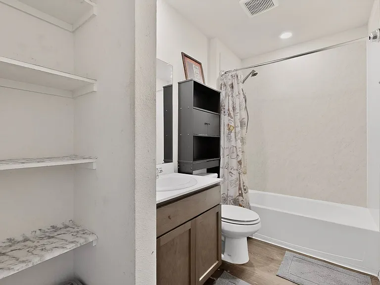 1114 Emerald Gate Dr — Photo 17