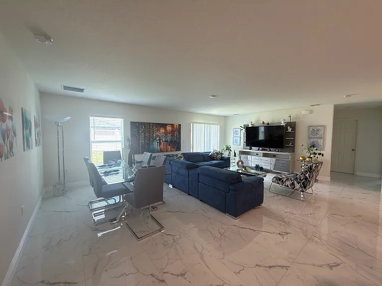 5363 NW Perez Ct — Photo 6