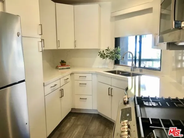 8300 Manitoba St APT 209, Playa Del Rey, CA 90293