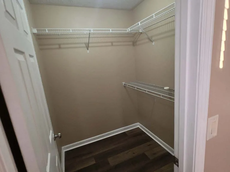 5902 Pine View Ct — Photo 20