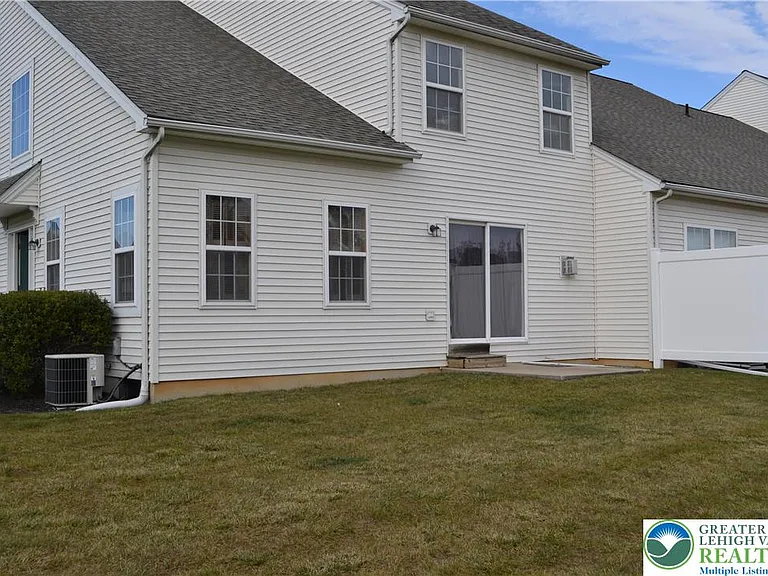 269 Park Ridge Dr — Photo 4