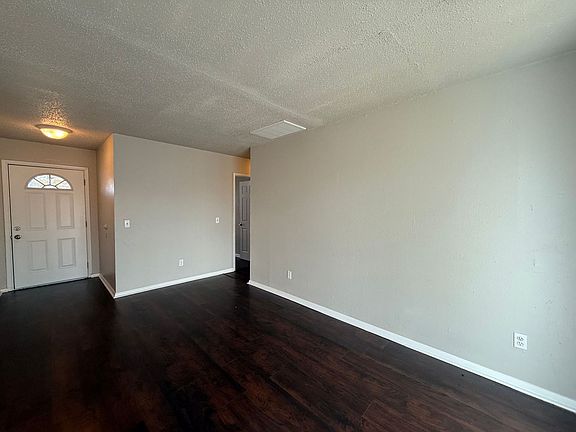 4th image of 901 Craig Dr