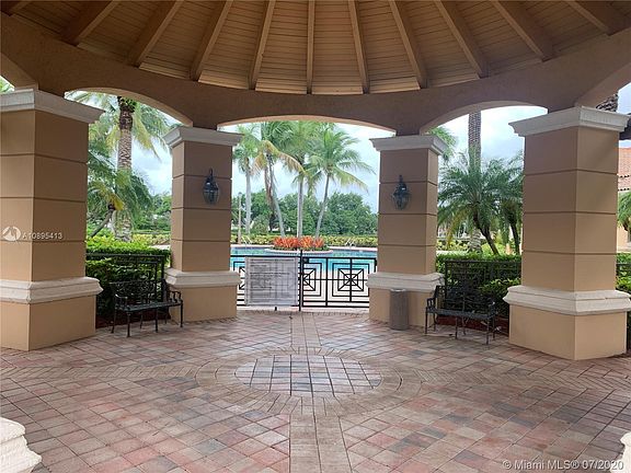 5th image of 954 Sanibel Dr #0