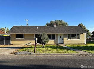334 E Elm St, Othello, WA 99344