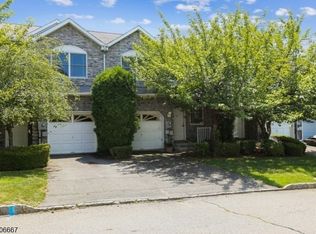 23 Wiley Ct, Morris Plains, NJ 07950