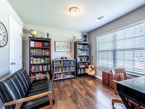 5th image of 2311 W Margaret St