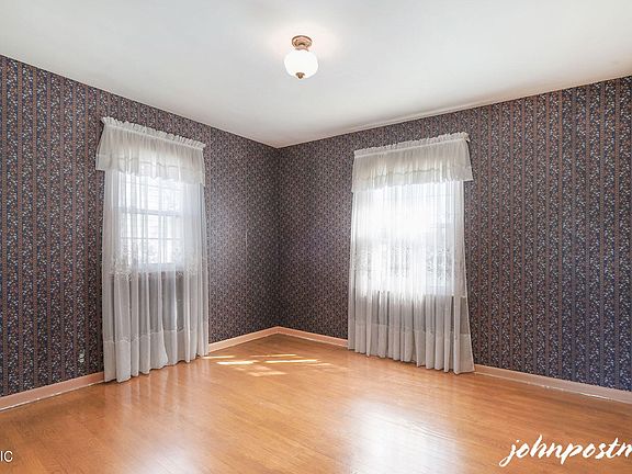 5th image of 4117 Kalamazoo Ave SE