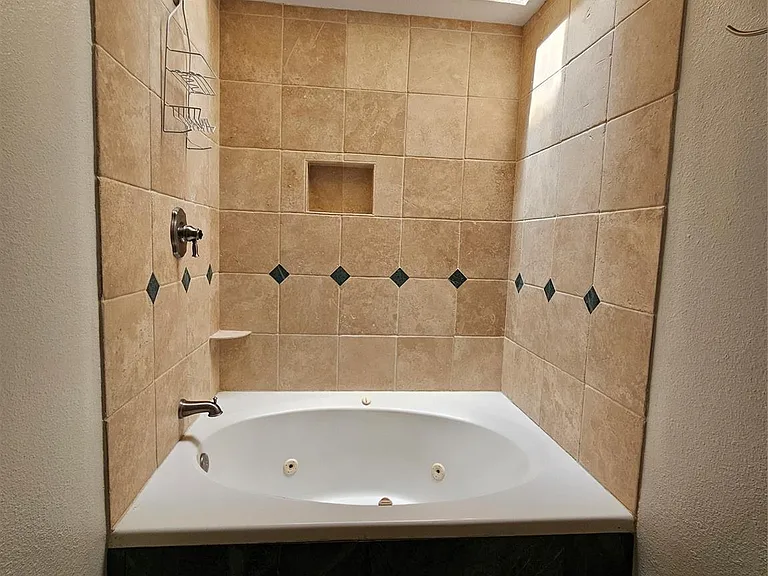9800 Pagewood Ln #2404 — Photo 10
