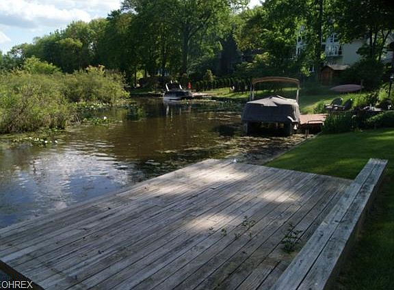 4th image of 152 Lake Front Dr