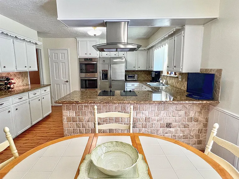 16902 Summit Oaks Ln — Photo 8