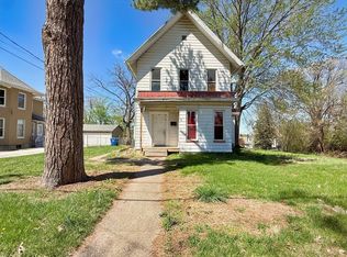 1155 12th Ave, Moline, IL 61265