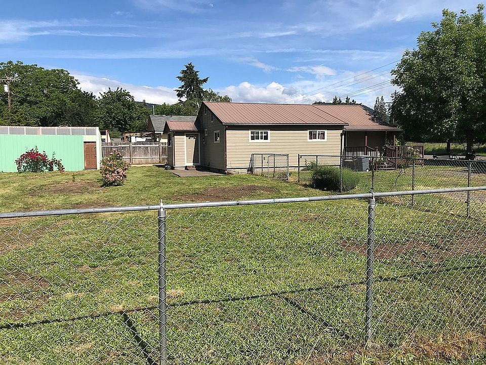 2nd image of 48089 Commercial St