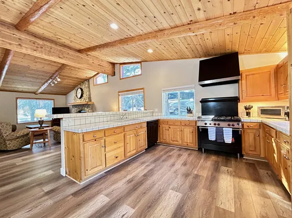 112 Trails End Rd, Mammoth Lakes, CA 93546