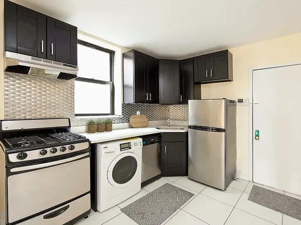 961 Columbus Avenue 4W image 3 of 11