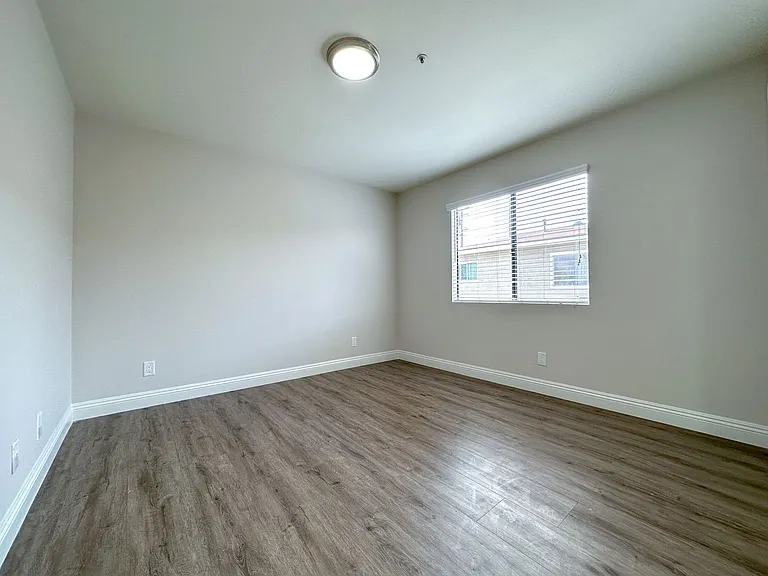 1009 S Benito Ave — Photo 16