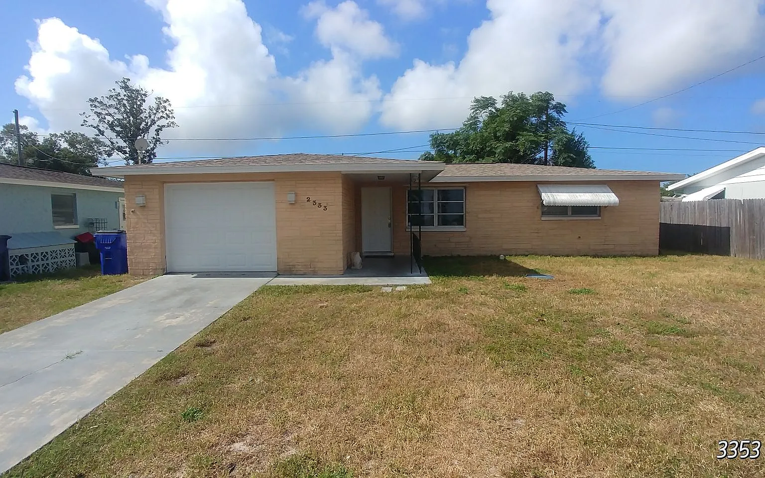 3 Bedroom 2 Bath 1 Car over sized garage — Photo 1