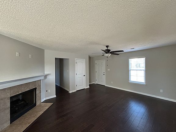 2nd image of 5263 Blue Diamond St