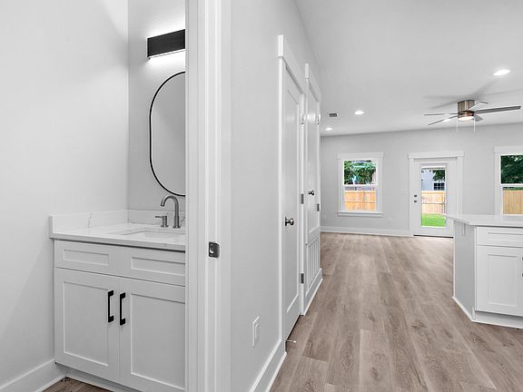 4th image of 30 Harbeson Ave NE #B