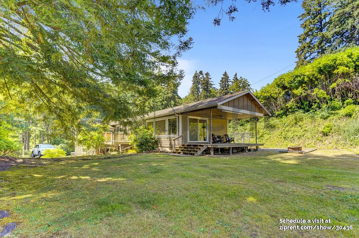 3 bed, 2.5 bath, 2616 sqft, $2,800 — Photo 1
