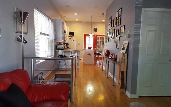 3rd image of 1824 N Talman Ave