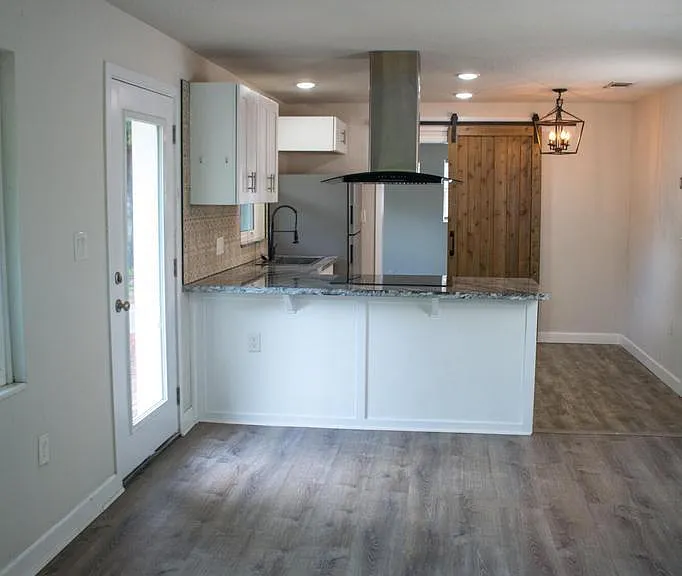 86 Hurwood Ave — Photo 3