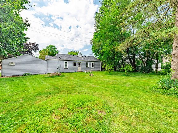 5th image of 8876 N Sheldon Rd