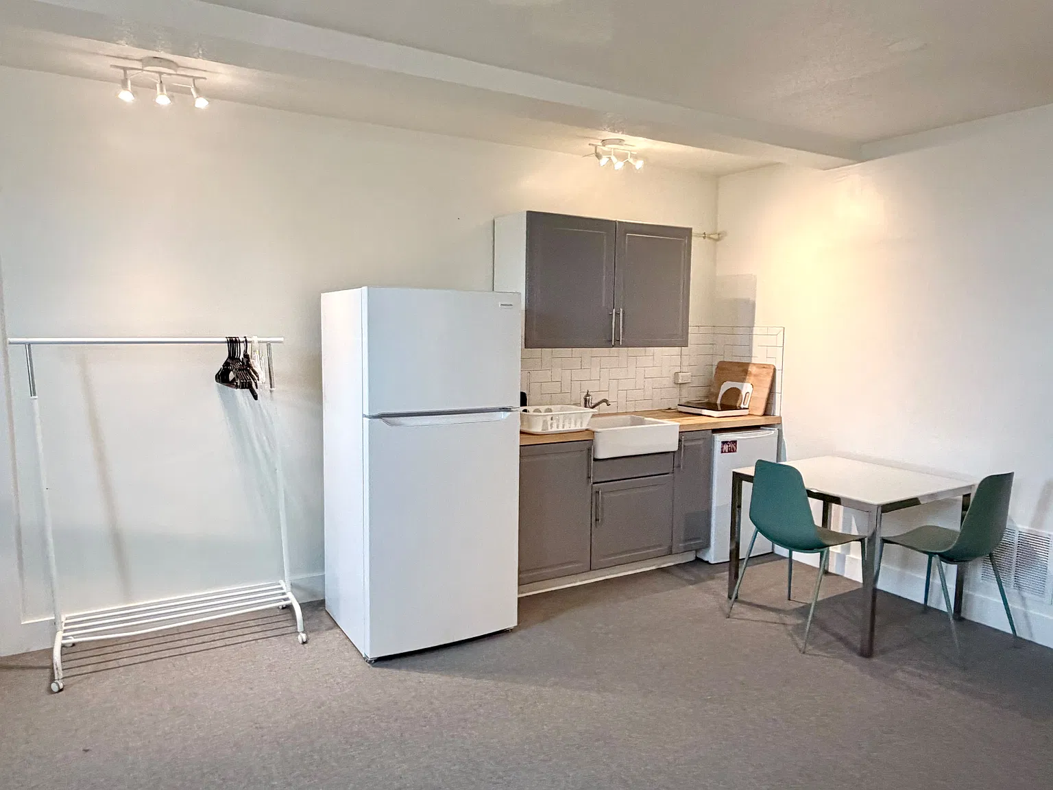 Studio, 400 sqft, $1,350 — Photo 3