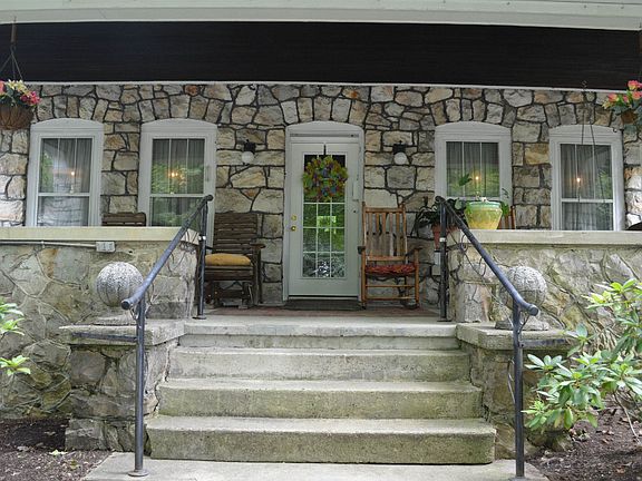 363 Washington St Berkeley Springs, WV