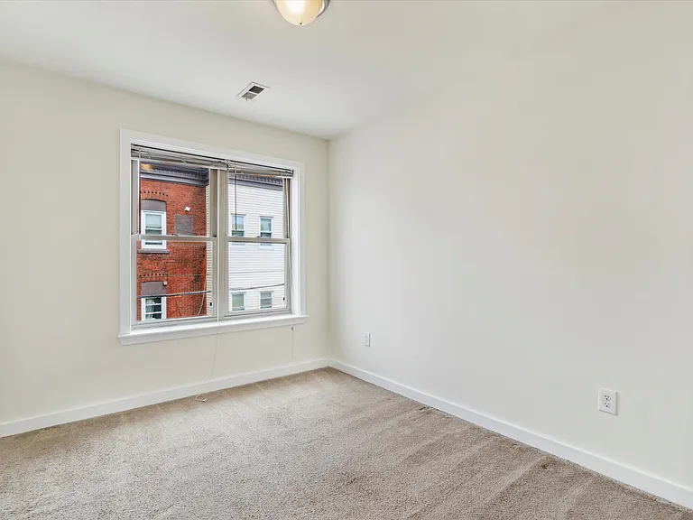 2025 N 17th St #202 — Photo 13