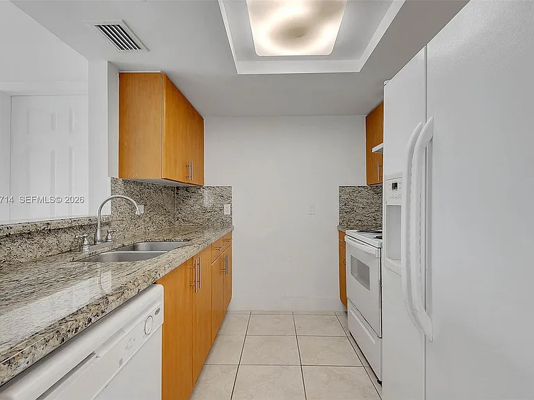 1690 SW 27th Ave #805 — Photo 6
