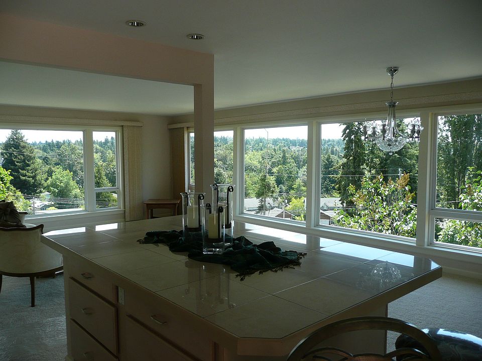 Kitchen island also has view
