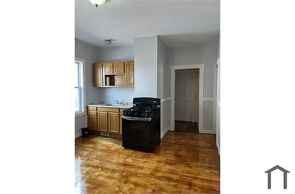Building Photo - 112 Webster St #3