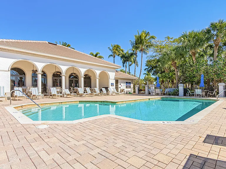 5610 Cape Harbour Dr #201 — Photo 34