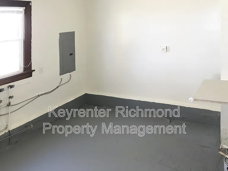 7418 Wentworth Ave — Photo 10