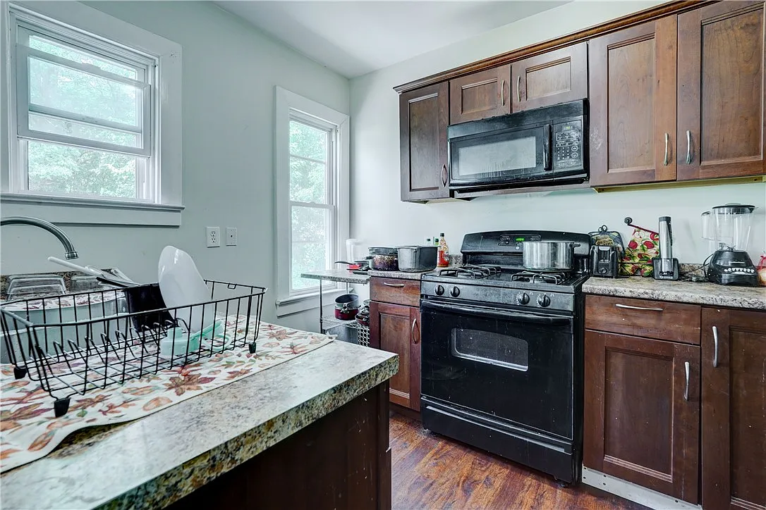 2 bed, 1.0 bath, 1000 sqft, $1,650 — Photo 4