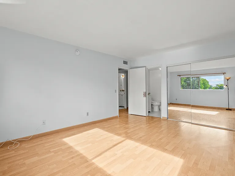 5055 Coldwater Canyon Ave #217 — Photo 30