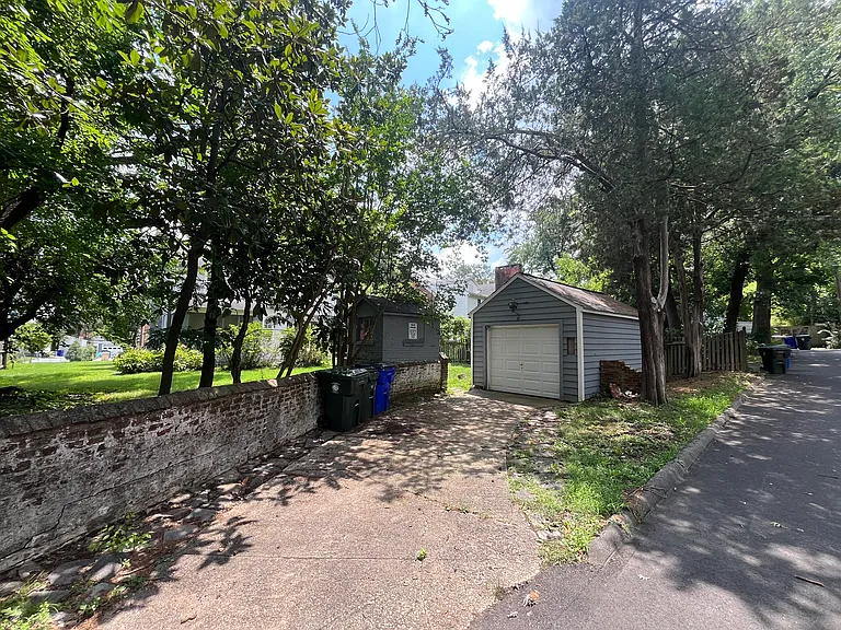 detached garage