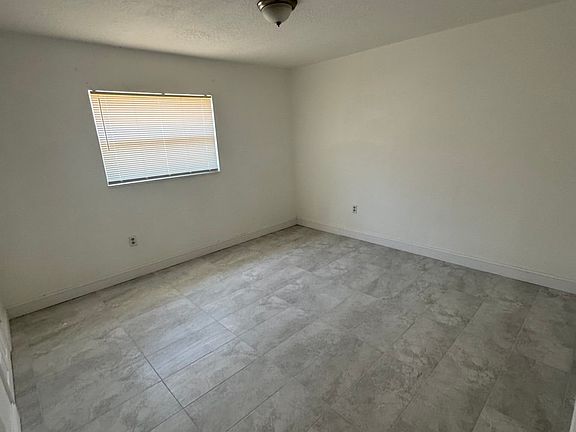 5th image of 1021 N Brunnell Pkwy
