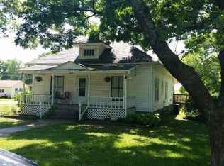 216 Wabash Ave, Altamont, KS 67330