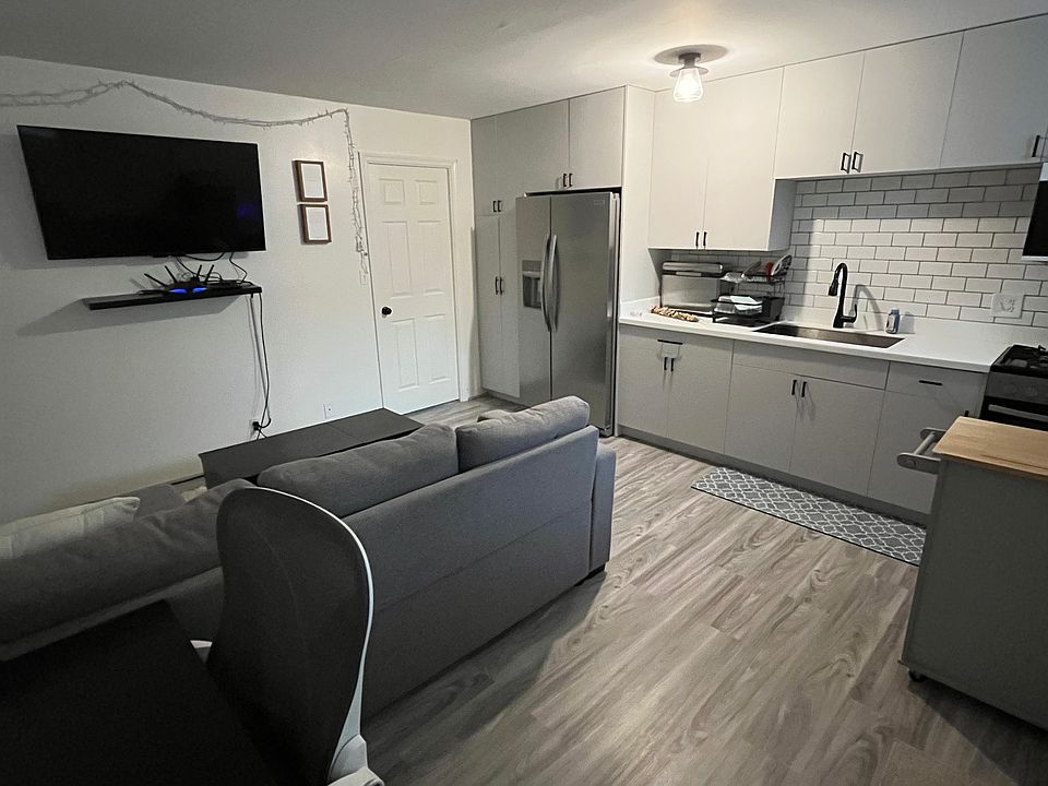 2nd image of 1036 Green St APT 308