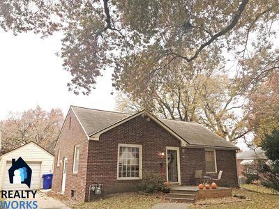 851 S 49th St, Lincoln, NE, 68510