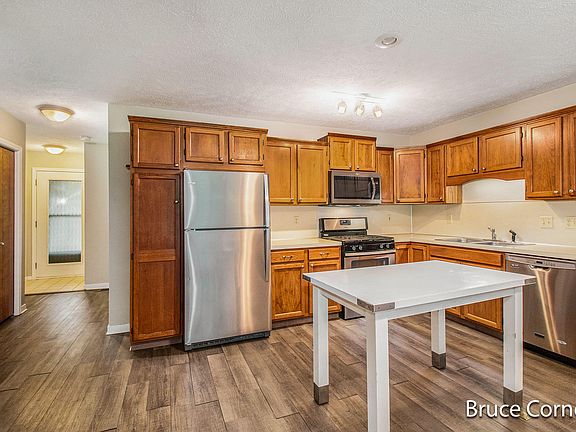 4th image of 827 Harvest Dr #19