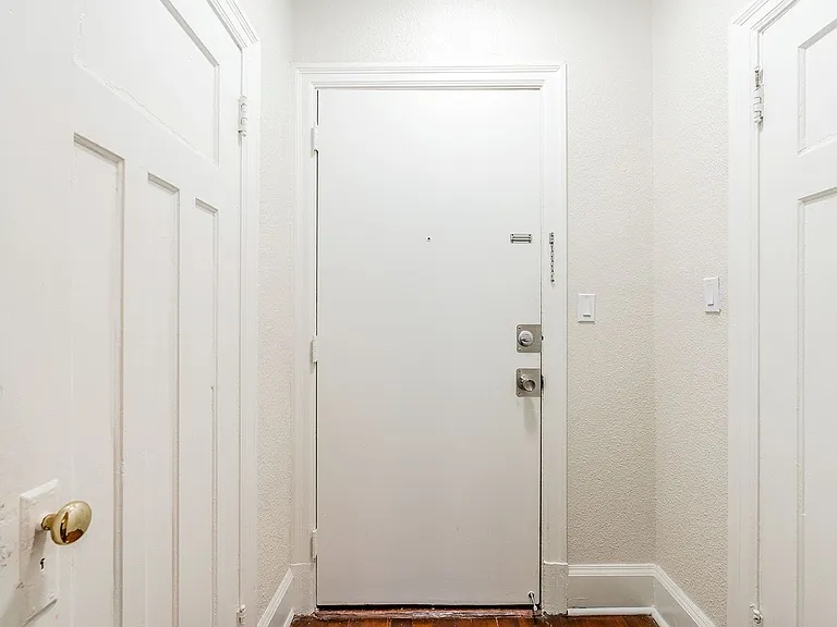 Carolina Court — Photo 21
