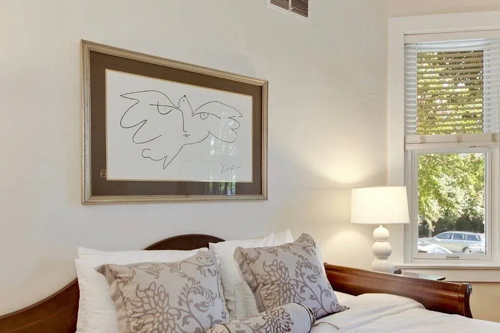 Studio, 350 sqft, $2,700 — Photo 3