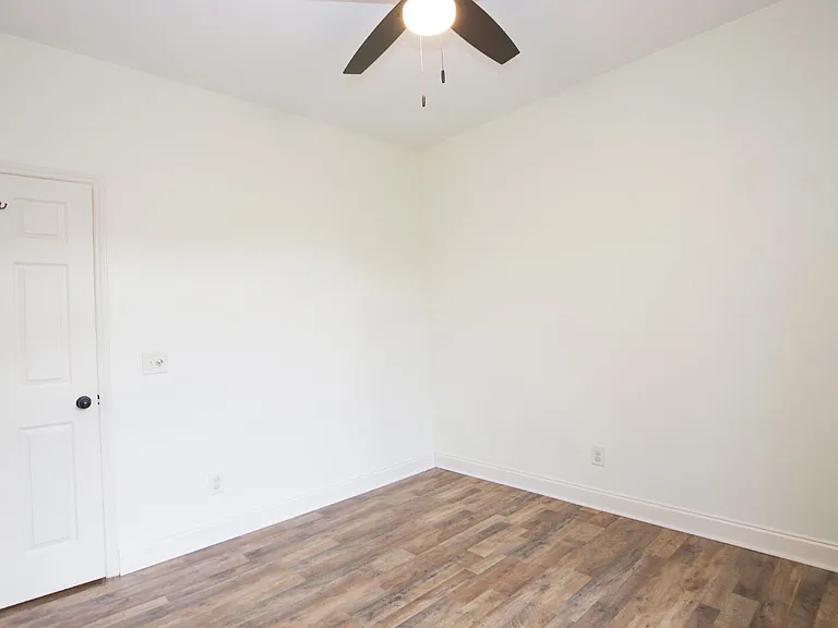 102 Willow Creek Ln — Photo 23