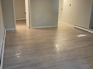 30 Hawthorne Rd #1, Rocky Pt, NY 11778