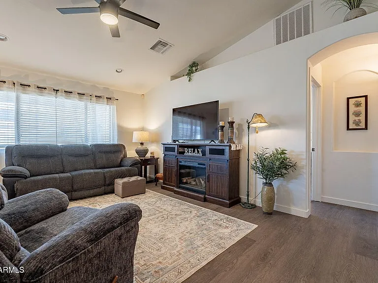 960 W Inca Dr — Photo 3