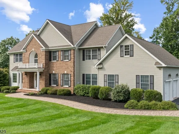 10 Berkshire Way, Holland Twp., NJ 08848