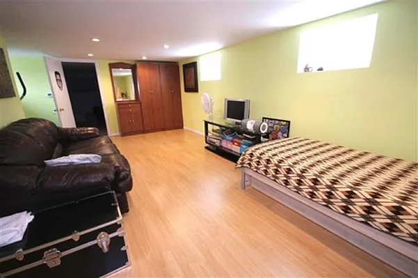 Sold by Bergen Basin Real Estate | media 31
